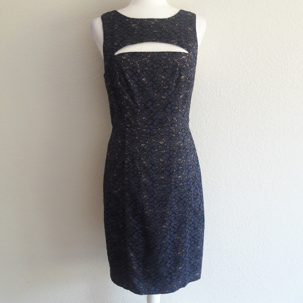 Black Halo Sleeveless Lace Shift Dress